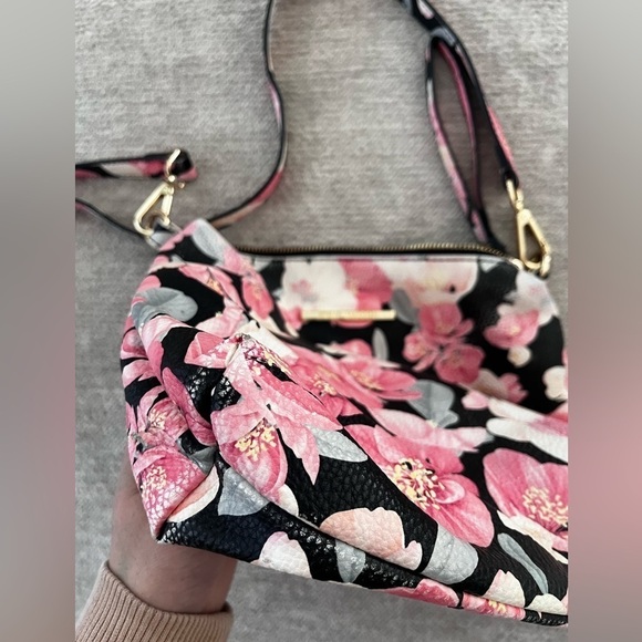 Pink Floral Crossbody Steve Madden Purse - Picture 3 of 4